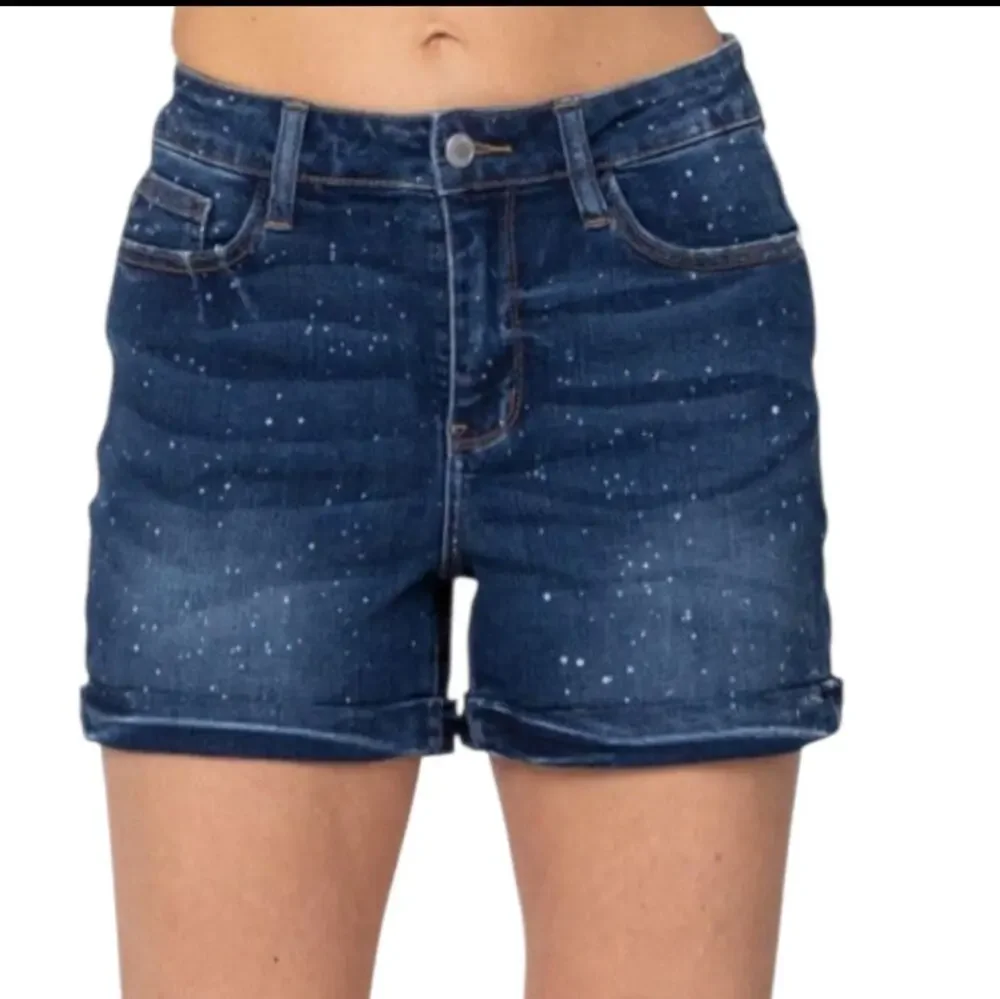 Judy Blue Dark Wash Denim Shorts White Paint Splatter Design Women’s Medium